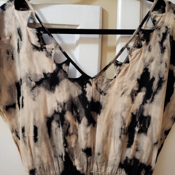 Ecote Eden Women's Tye-Dye Romper - Picture 7 of 11